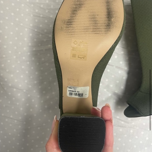 Green open-toe heels - worn once - Picture 4 of 4